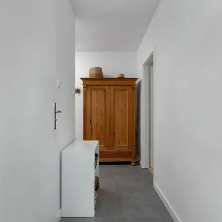 Daire With A River View Parking & Balcony By Renters *