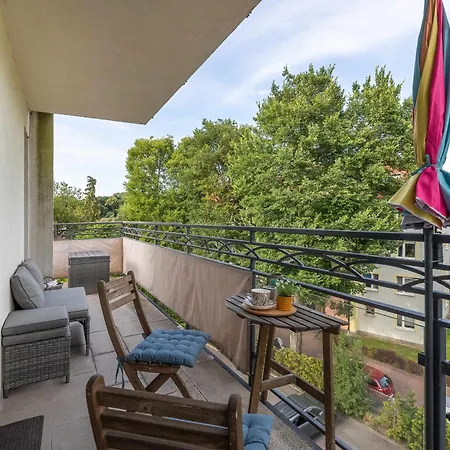 With A River View Parking & Balcony By Renters