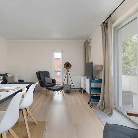 With A River View Parking & Balcony By Renters *